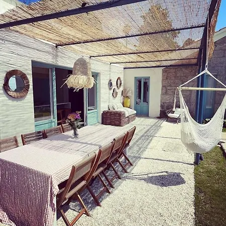 Casa Soleada Con Jardin Y Vistas Al Mar En