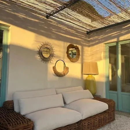 Casa Soleada Con Jardin Y Vistas Al Mar En
